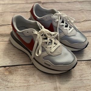 Nike shoes women size 8